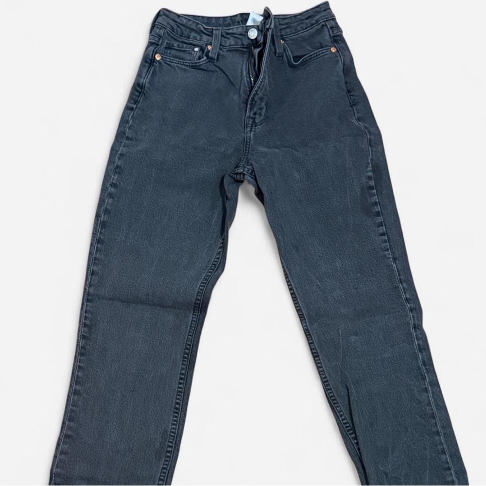 Black straight leg denim jeans
never worn slim straight and ulta high waisted